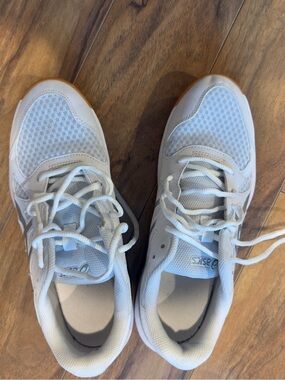ASICS White Sneakers with Gum Outsole size 9 W